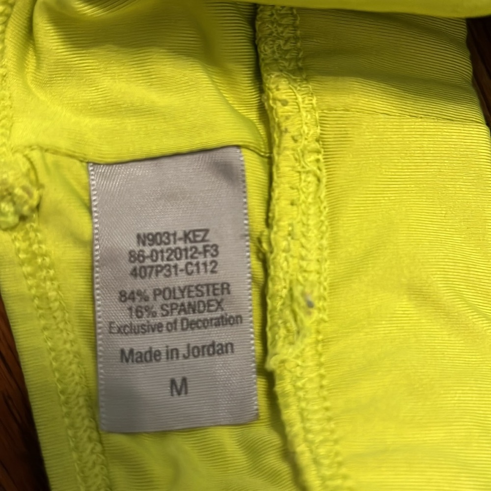 Champion Racerback Sports Bra. - Picture 6 of 6